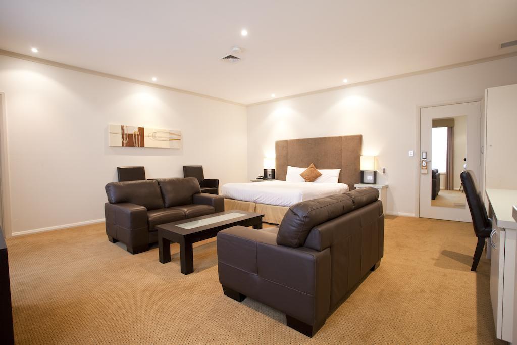 Beau Monde International Hotel Doncaster East Kültér fotó