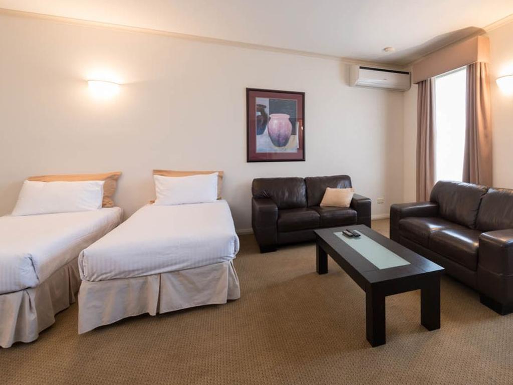 Beau Monde International Hotel Doncaster East Kültér fotó